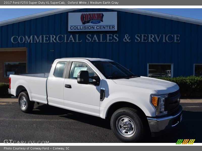Oxford White / Medium Earth Gray 2017 Ford F250 Super Duty XL SuperCab