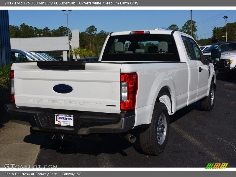 Oxford White / Medium Earth Gray 2017 Ford F250 Super Duty XL SuperCab