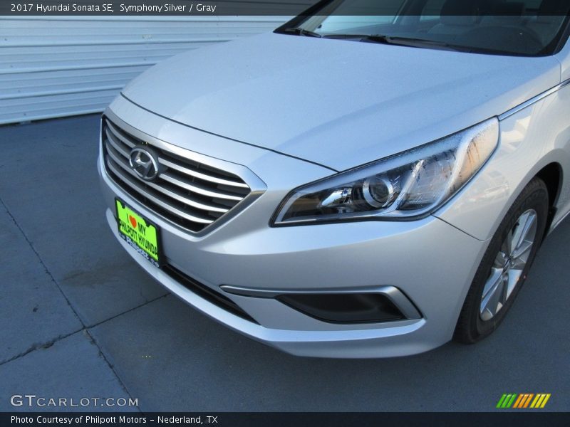 Symphony Silver / Gray 2017 Hyundai Sonata SE