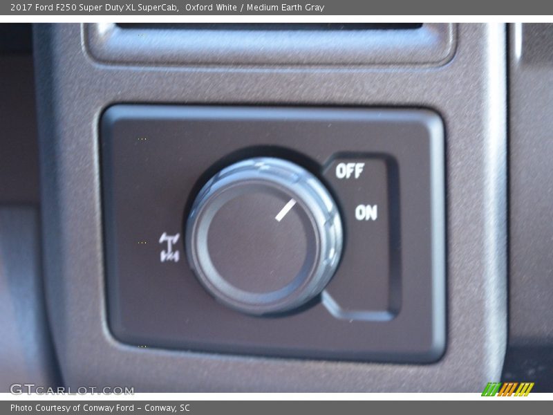 Oxford White / Medium Earth Gray 2017 Ford F250 Super Duty XL SuperCab