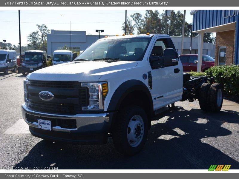 Front 3/4 View of 2017 F550 Super Duty XL Regular Cab 4x4 Chassis
