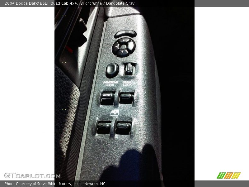 Bright White / Dark Slate Gray 2004 Dodge Dakota SLT Quad Cab 4x4