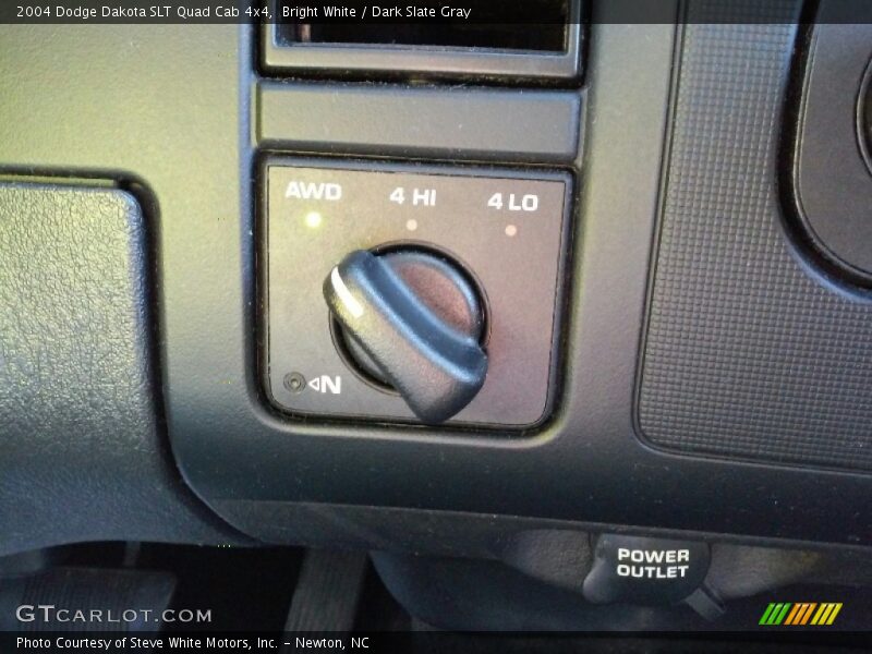 Bright White / Dark Slate Gray 2004 Dodge Dakota SLT Quad Cab 4x4
