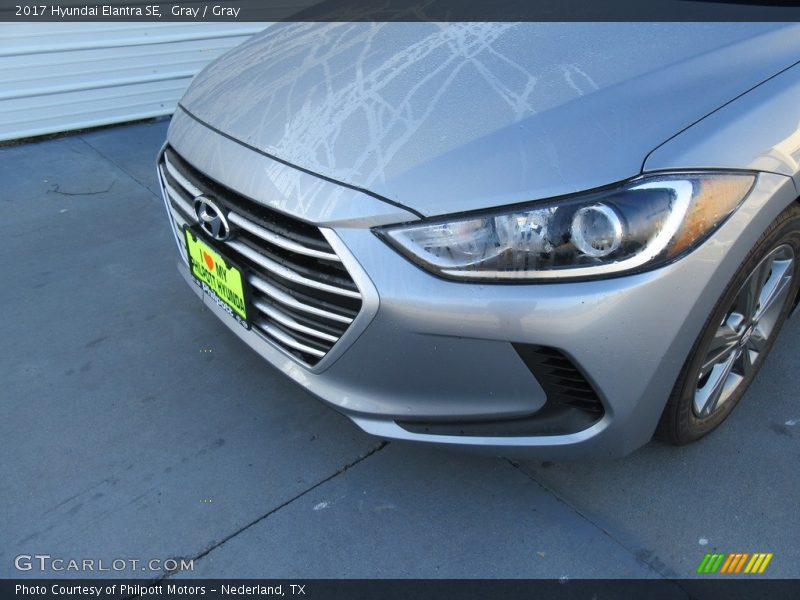 Gray / Gray 2017 Hyundai Elantra SE