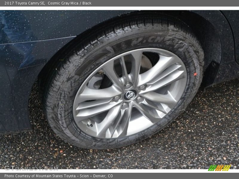Cosmic Gray Mica / Black 2017 Toyota Camry SE