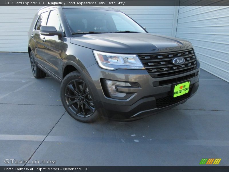 Magnetic / Sport Appearance Dark Earth Gray 2017 Ford Explorer XLT