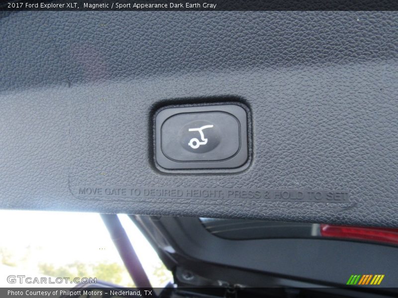 Magnetic / Sport Appearance Dark Earth Gray 2017 Ford Explorer XLT