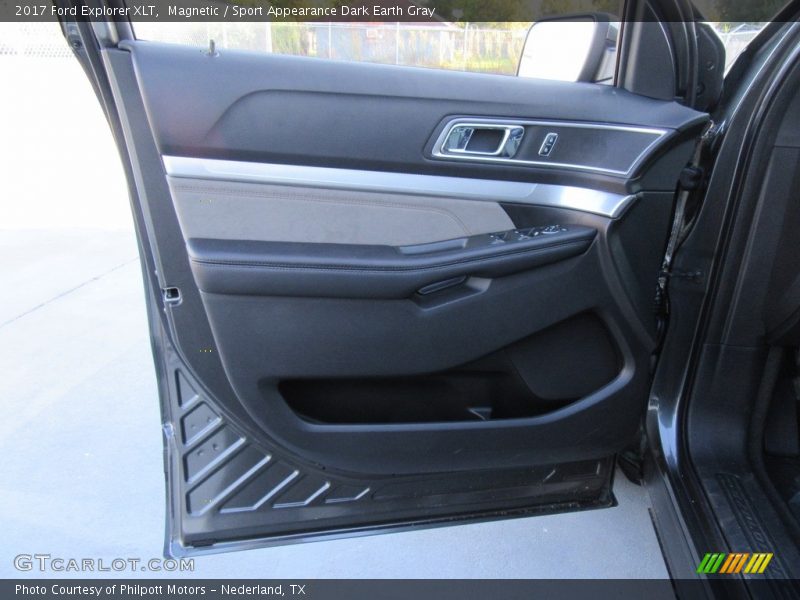 Magnetic / Sport Appearance Dark Earth Gray 2017 Ford Explorer XLT