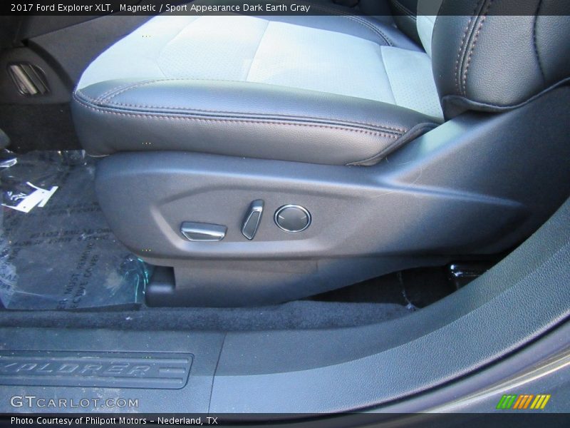 Magnetic / Sport Appearance Dark Earth Gray 2017 Ford Explorer XLT