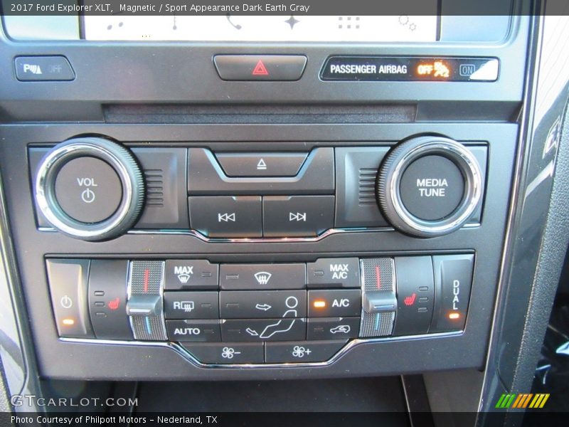 Magnetic / Sport Appearance Dark Earth Gray 2017 Ford Explorer XLT