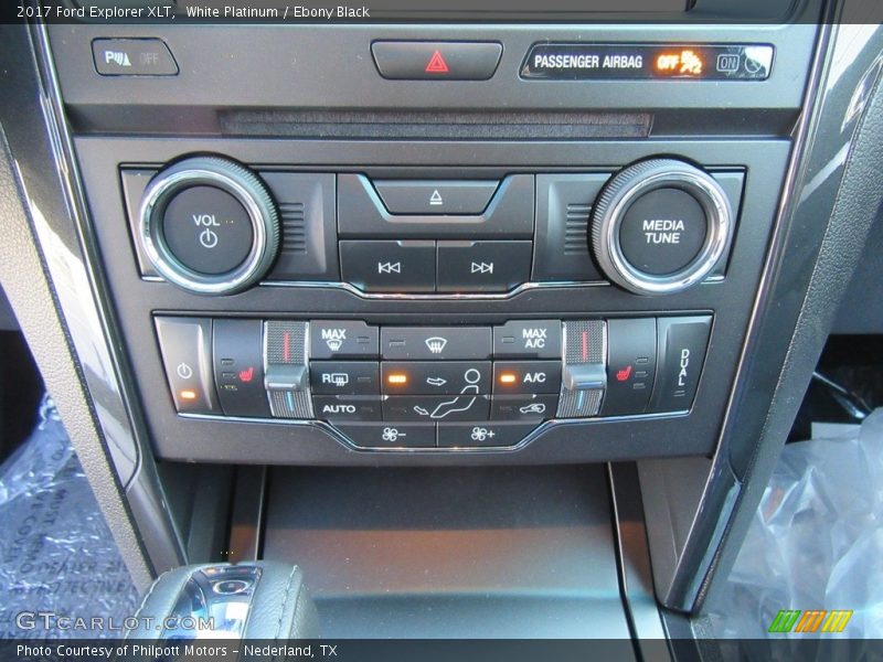 White Platinum / Ebony Black 2017 Ford Explorer XLT