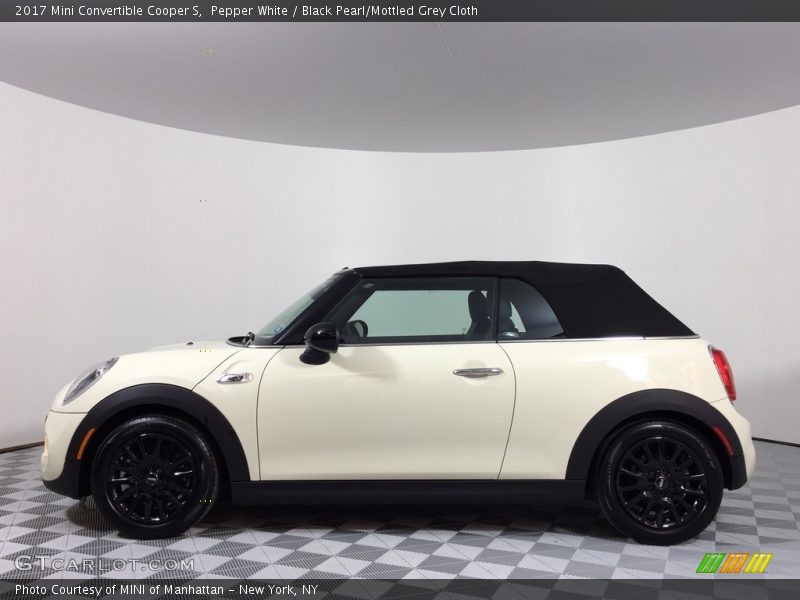 Pepper White / Black Pearl/Mottled Grey Cloth 2017 Mini Convertible Cooper S