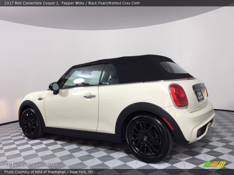 Pepper White / Black Pearl/Mottled Grey Cloth 2017 Mini Convertible Cooper S