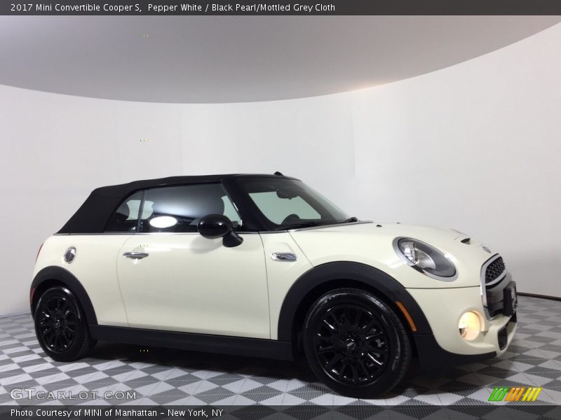 Pepper White / Black Pearl/Mottled Grey Cloth 2017 Mini Convertible Cooper S