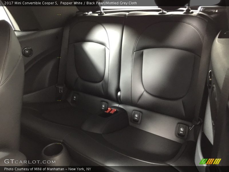 Pepper White / Black Pearl/Mottled Grey Cloth 2017 Mini Convertible Cooper S