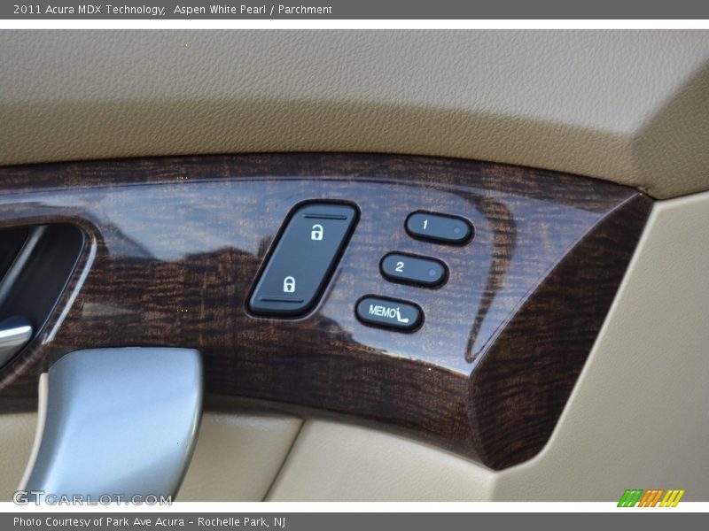 Aspen White Pearl / Parchment 2011 Acura MDX Technology