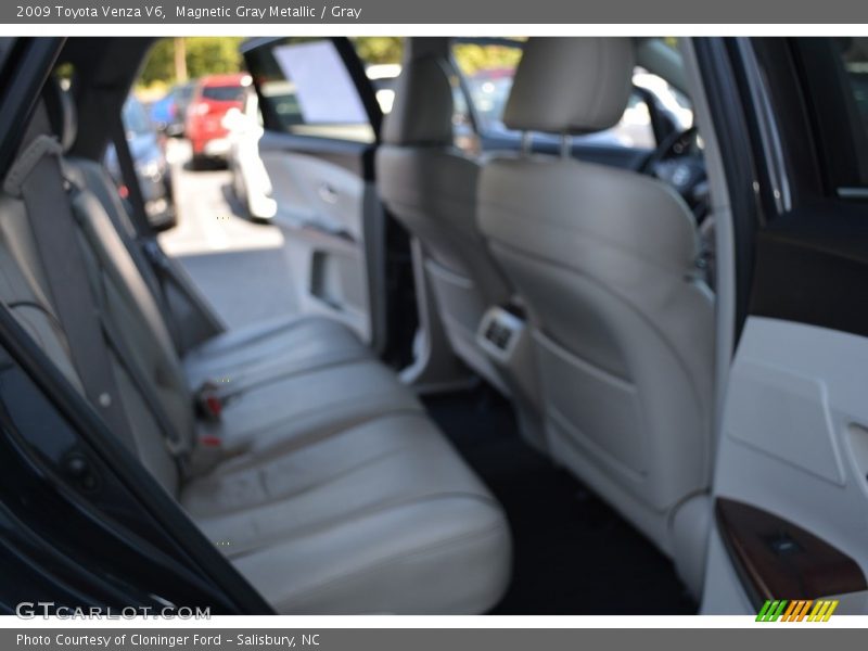 Magnetic Gray Metallic / Gray 2009 Toyota Venza V6