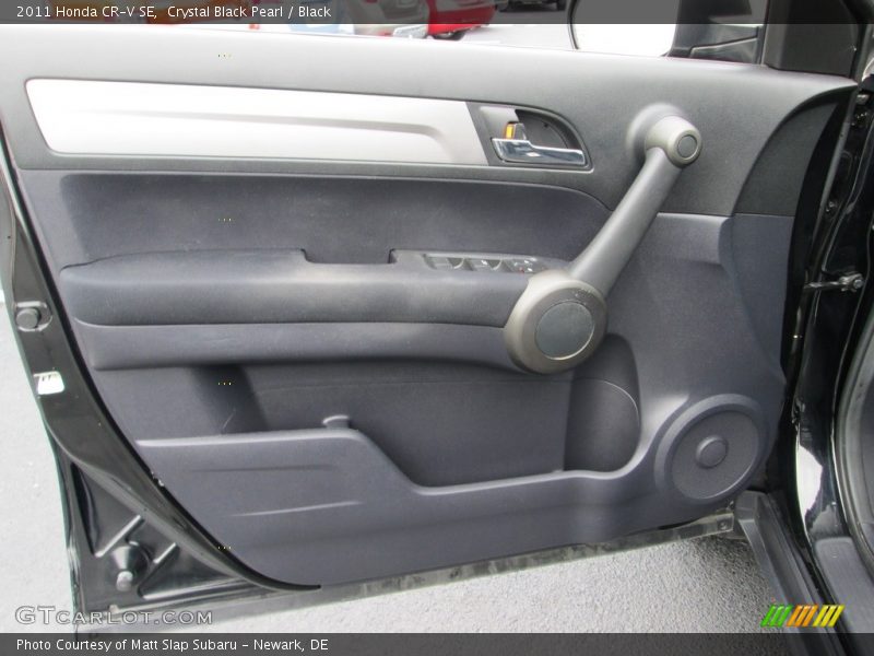 Crystal Black Pearl / Black 2011 Honda CR-V SE