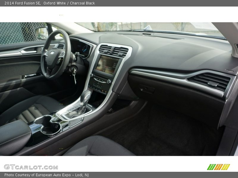 Oxford White / Charcoal Black 2014 Ford Fusion SE