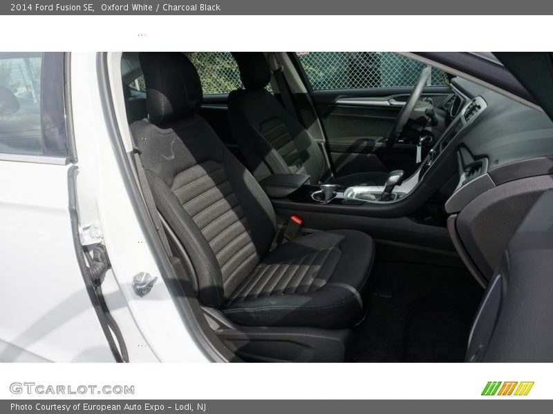 Oxford White / Charcoal Black 2014 Ford Fusion SE