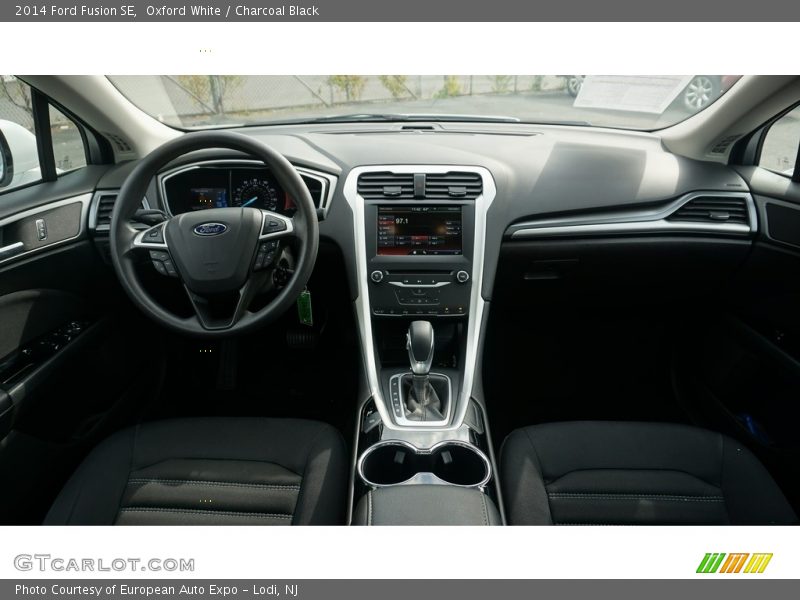 Oxford White / Charcoal Black 2014 Ford Fusion SE