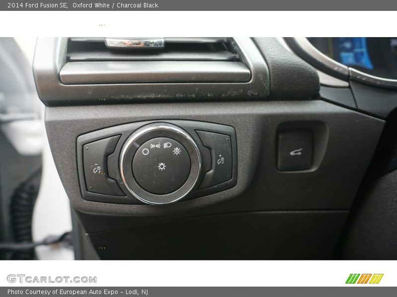 Oxford White / Charcoal Black 2014 Ford Fusion SE