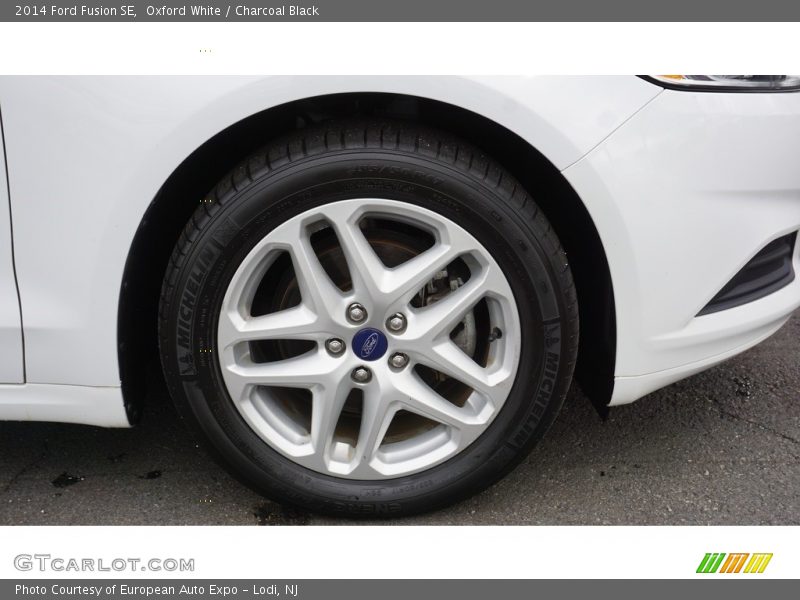 Oxford White / Charcoal Black 2014 Ford Fusion SE