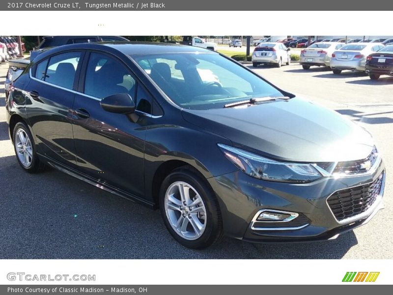 Tungsten Metallic / Jet Black 2017 Chevrolet Cruze LT