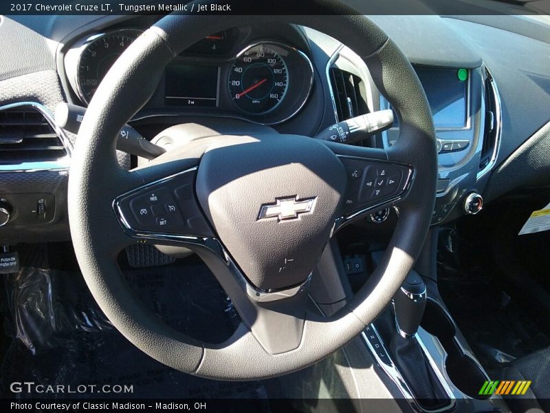 Tungsten Metallic / Jet Black 2017 Chevrolet Cruze LT