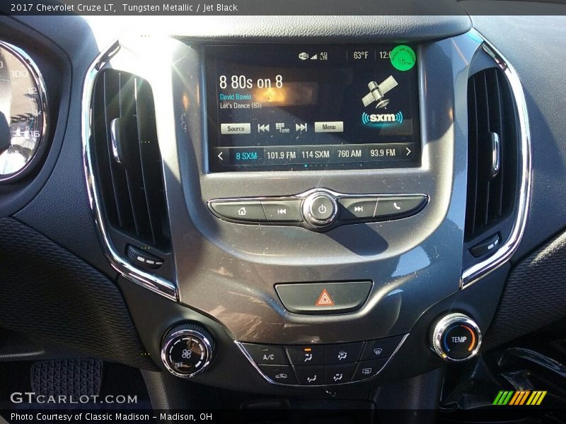 Tungsten Metallic / Jet Black 2017 Chevrolet Cruze LT