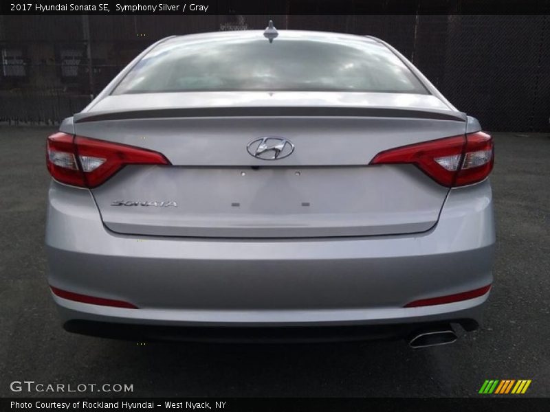 Symphony Silver / Gray 2017 Hyundai Sonata SE