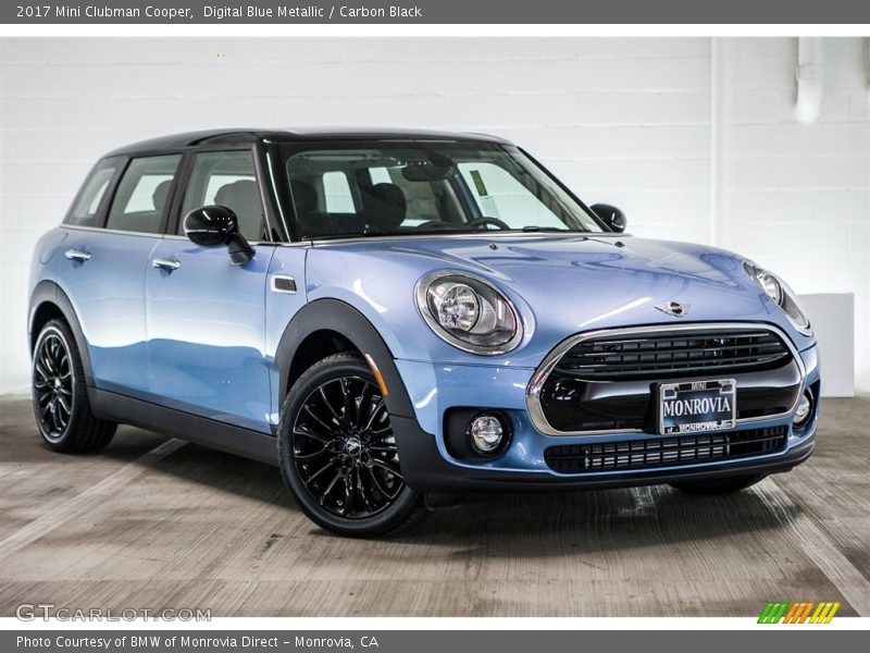 Front 3/4 View of 2017 Clubman Cooper