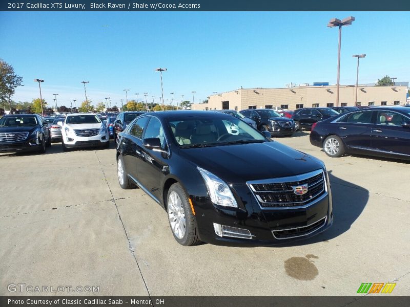 Front 3/4 View of 2017 XTS Luxury