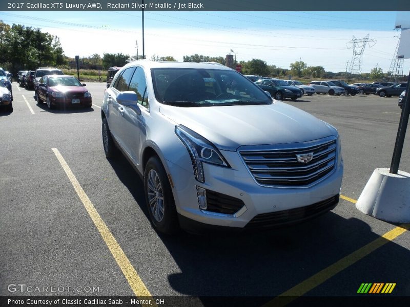 Radiant Silver Metallic / Jet Black 2017 Cadillac XT5 Luxury AWD