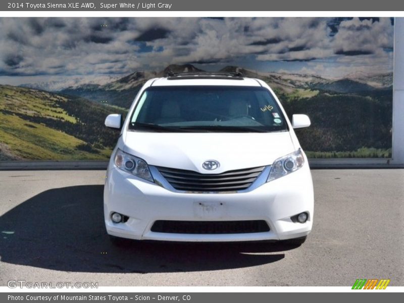 Super White / Light Gray 2014 Toyota Sienna XLE AWD