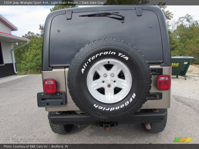 Light Khaki Metallic / Dark Slate Gray 2004 Jeep Wrangler Sport 4x4