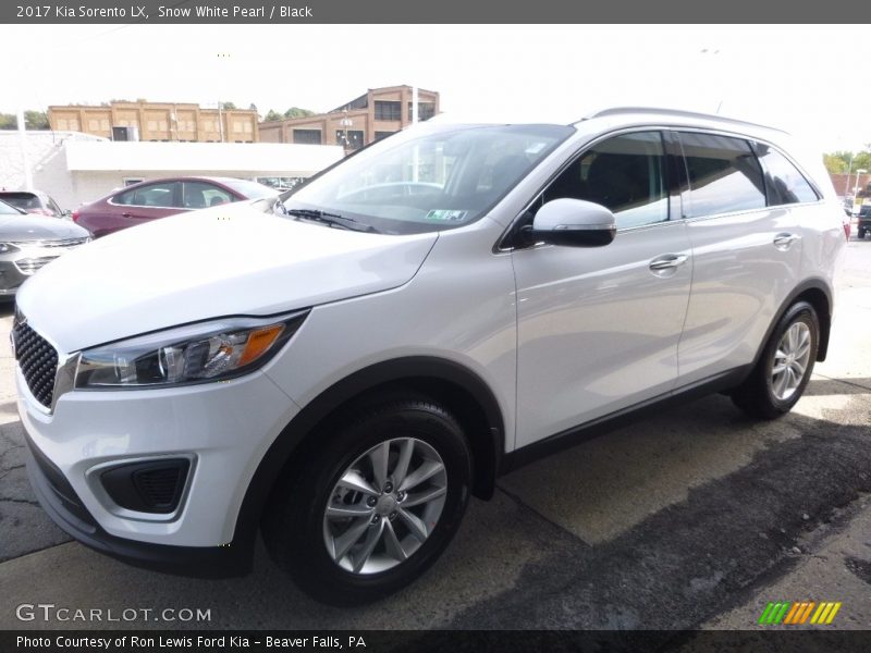 Snow White Pearl / Black 2017 Kia Sorento LX