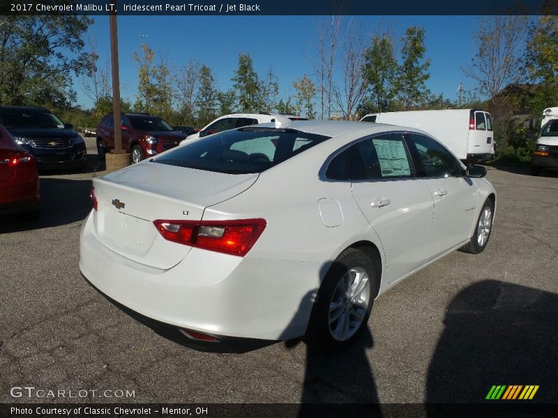 Iridescent Pearl Tricoat / Jet Black 2017 Chevrolet Malibu LT