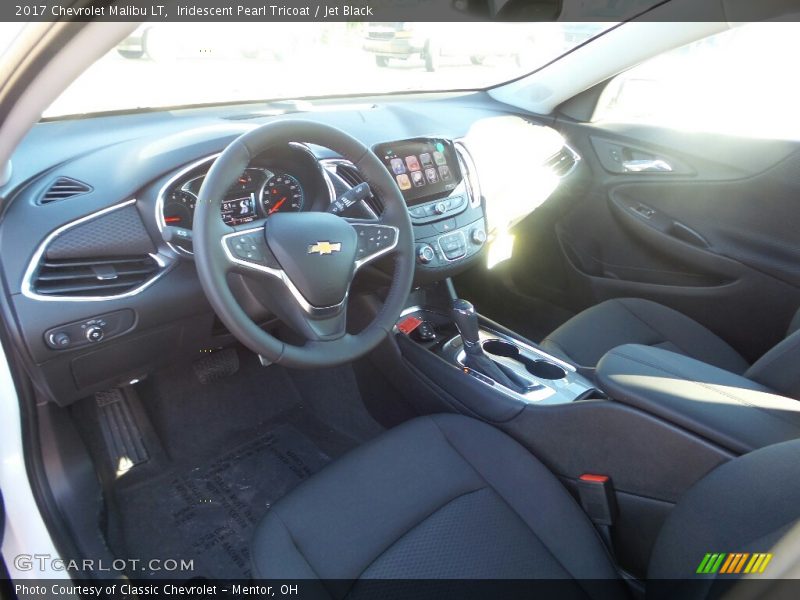 Iridescent Pearl Tricoat / Jet Black 2017 Chevrolet Malibu LT