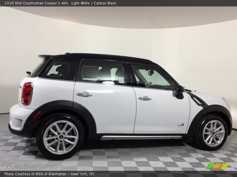 Light White / Carbon Black 2016 Mini Countryman Cooper S All4