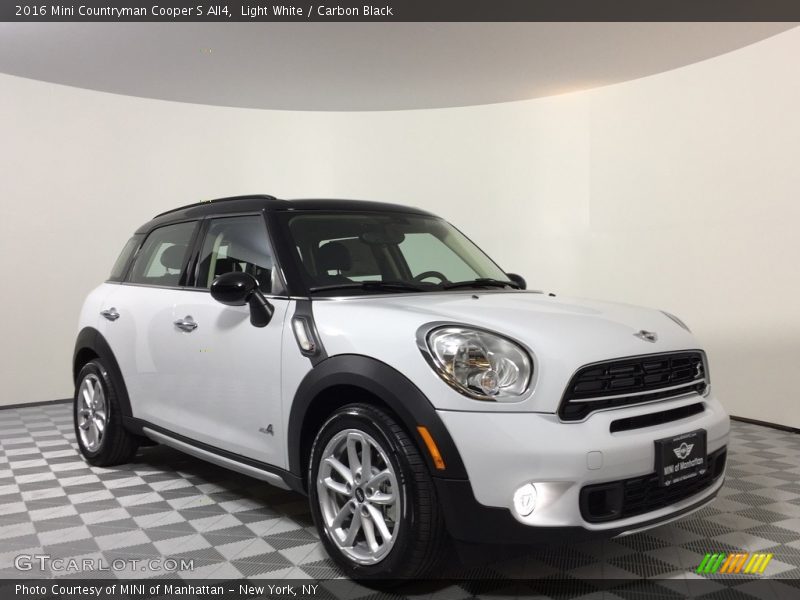 Light White / Carbon Black 2016 Mini Countryman Cooper S All4