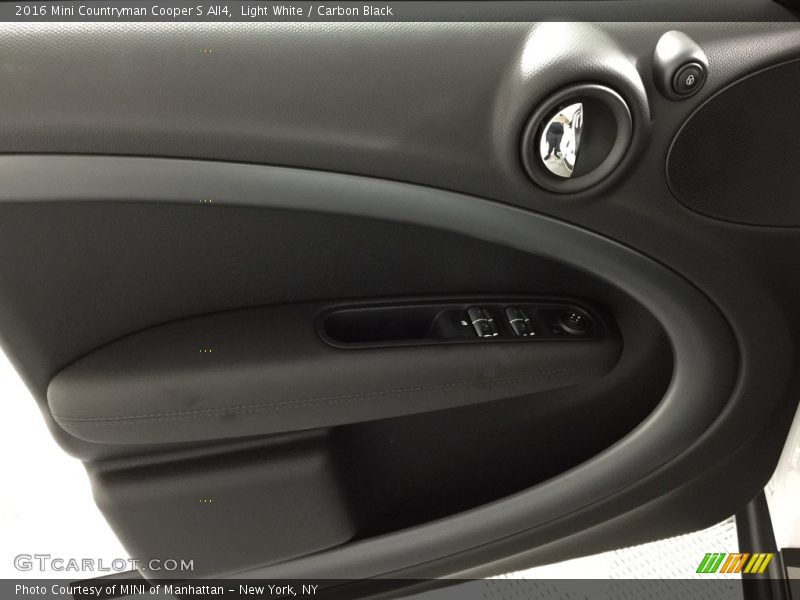 Light White / Carbon Black 2016 Mini Countryman Cooper S All4