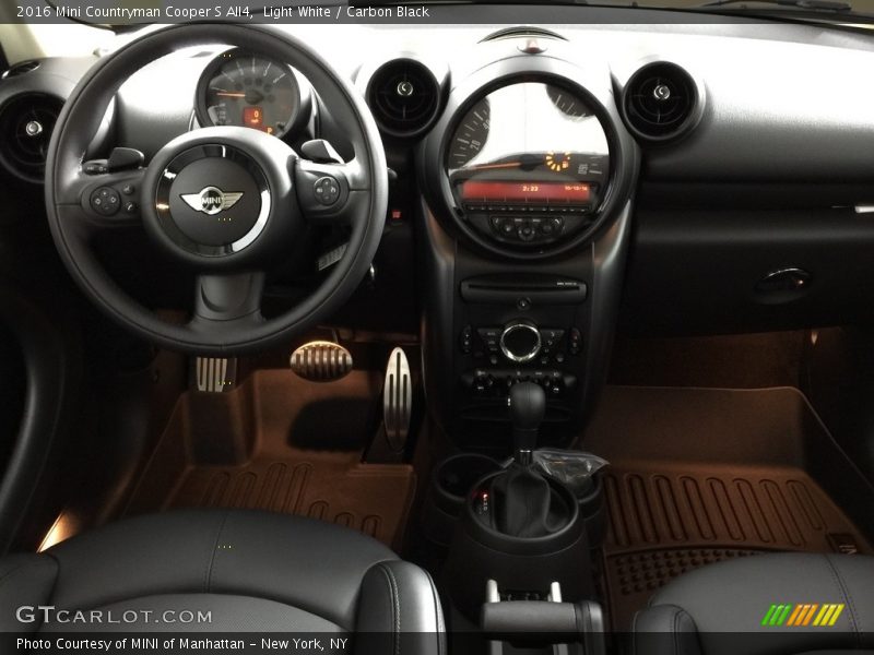 Light White / Carbon Black 2016 Mini Countryman Cooper S All4
