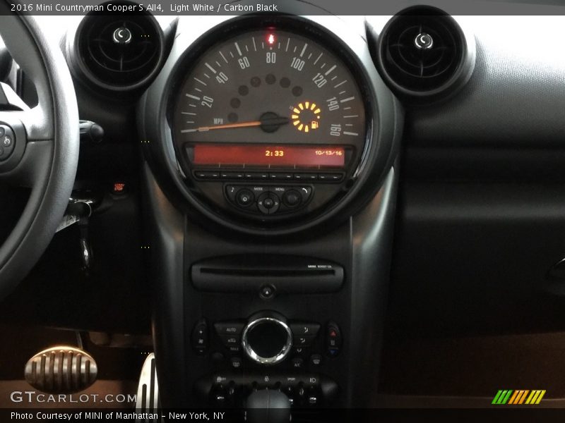 Light White / Carbon Black 2016 Mini Countryman Cooper S All4