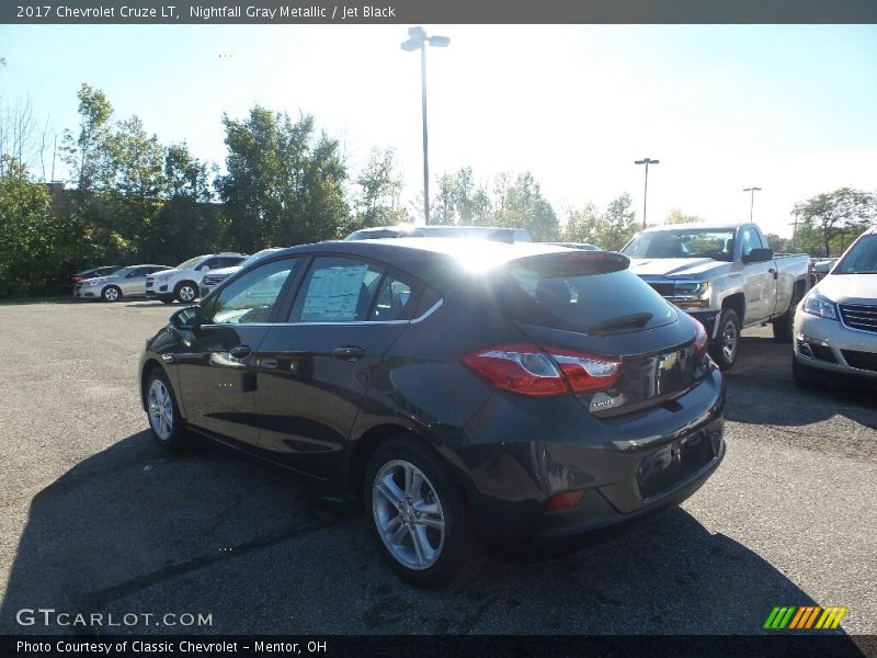 Nightfall Gray Metallic / Jet Black 2017 Chevrolet Cruze LT