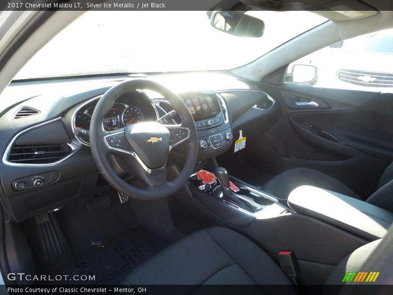 Silver Ice Metallic / Jet Black 2017 Chevrolet Malibu LT