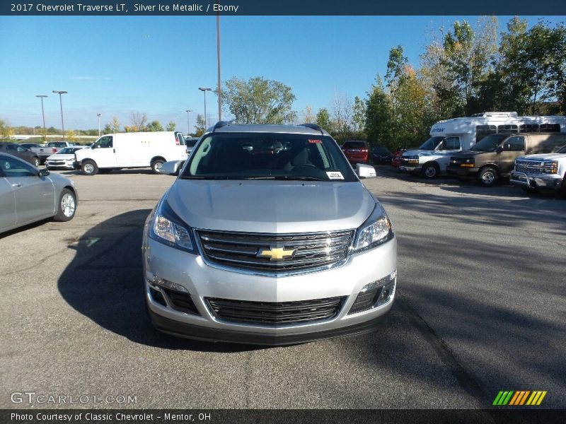 Silver Ice Metallic / Ebony 2017 Chevrolet Traverse LT