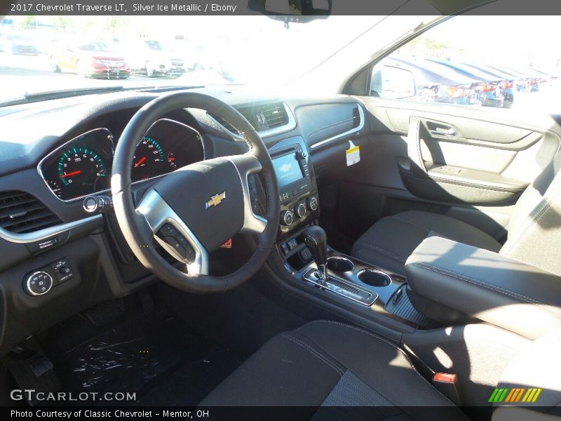 Silver Ice Metallic / Ebony 2017 Chevrolet Traverse LT