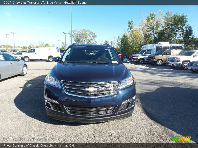 Blue Velvet Metallic / Ebony 2017 Chevrolet Traverse LT