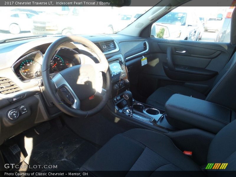 Iridescent Pearl Tricoat / Ebony 2017 Chevrolet Traverse LT